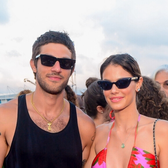 Chay Suede e Laura Neiva foram alguns dos famosos que curtiram show de Thiaguinho no Rio de Janeiro