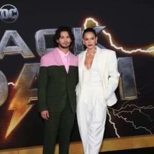 Fãs shippam Bruna Marquezine com Xolo Maridueña