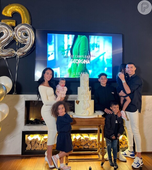 Georgina Rodríguez e Cristiano Ronaldo são pais de cinco filhos