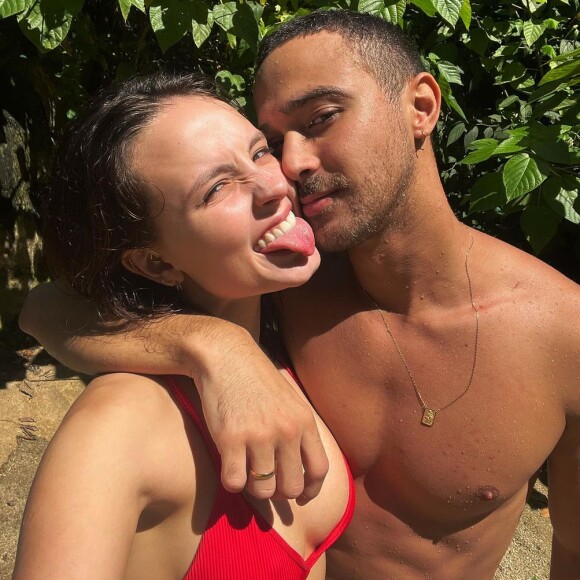 Larissa Manoela foi pedida em casamento pelo ator André Luiz Frambach