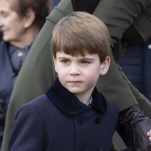 Príncipe Louis, filho de Kate Middleton e Príncipe William, pode ser impedido de participar da cerimônia do avô. A fonte é o site Page Six