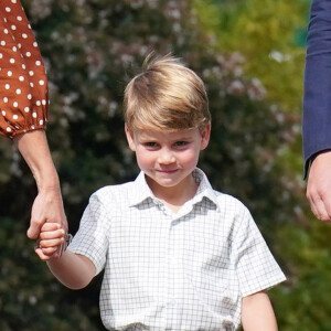 Filho mais novo de Príncipe William e Kate Middleton, Príncipe Louis tem apenas 4 anos de idade