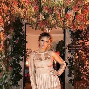 Vestido de madrinha romântico: essa opção de Giovanna Ewbank é perfeita para casamentos no campo ou no Outono Inverno