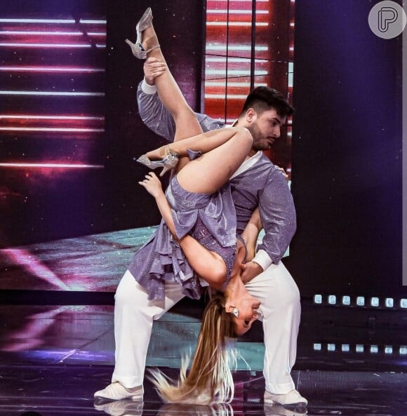 A coreografia de Carla Diaz no 'Dança dos Famosos' teve muitas acrobacias