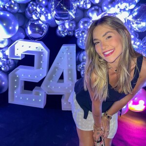 Virgínia Fonseca celebra 24 anos de idade com festa ao lado da família