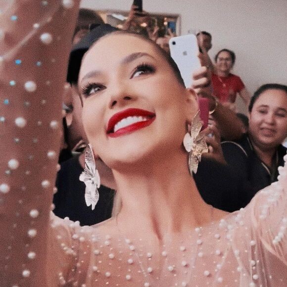 Virgínia Fonseca realizou o evento 'Malvada Sunset' para comemorar a chegada de seus 24 anos ao lado de fãs