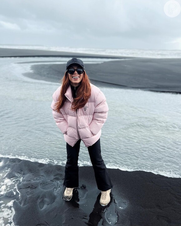 Anitta curtiu dias de férias na Islândia