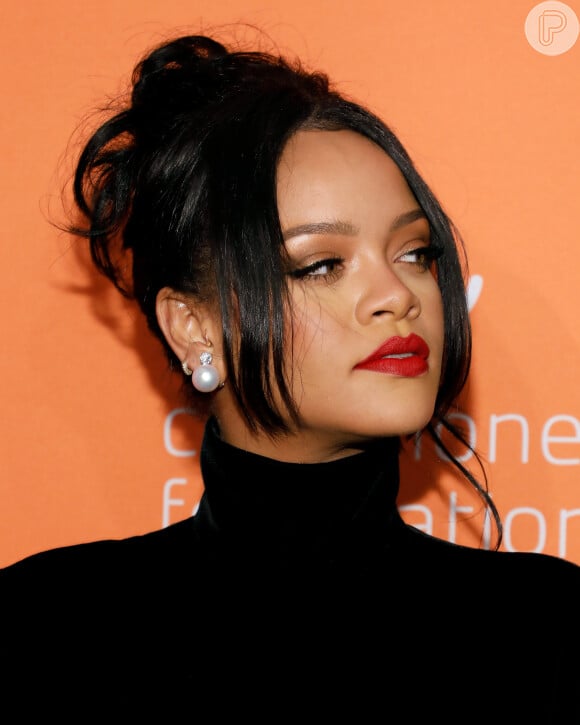 A cantora Rihanna é fã assumida de perfumes e já revelou sua fragrância favorita