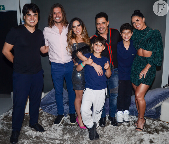 Único filho de Zezé Di Camargo, Igor também se juntou à família em camarim de show de Wanessa Camargo