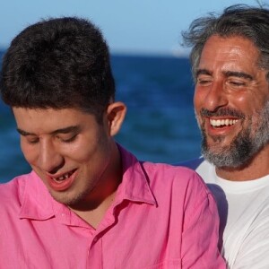 Marcos Mion é pai de Romeo, jovem diagnosticado com aspecto autista