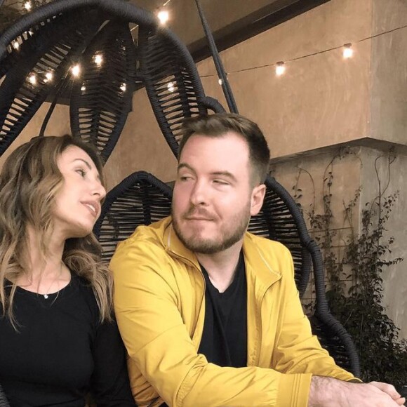 Camila Ferreira utilizou o Twitter para disparar uma indireta pesada para Thiago Nigro e Maíra Cardi minutos depois do pedido de casamento ser anunciado