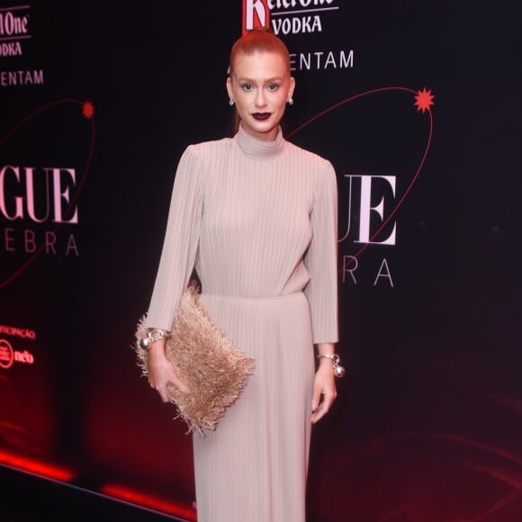 Marina Ruy Barbosa e seus looks são sinônimos de elegância e ousadia