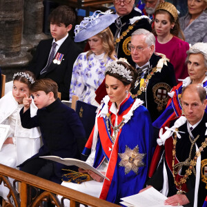 Netos do Rei Charles III e filhos de Kate Middleton e do príncipe William roubaram a cena na coroação do avô