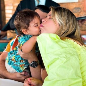 Filho de Marília Mendonça fez a primeira homenagem de Dia das Mães na escola