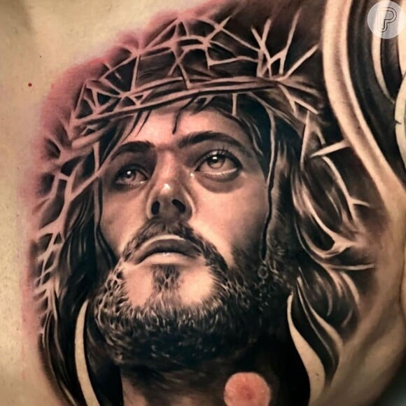 Zé Neto, da dupla com Cristiano, tatuou a imagem de Jesus Cristo no corpo