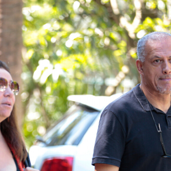 Marisa Orth chegou emocionada à missa de sétimo dia da morte da cantora Rita Lee; artista morreu aos 75 anos em 8 de maio de 2023 dois anos após receber diagnóstico de câncer no pulmão