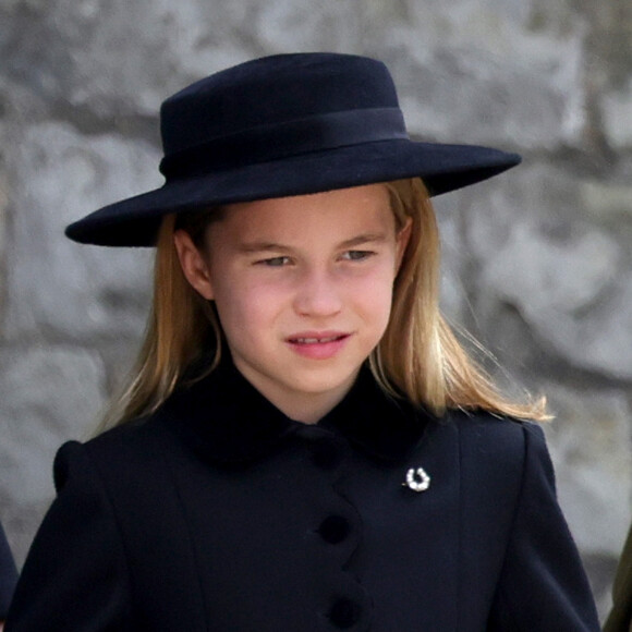 Morte da rainha Elizabeth II: a princesa Charlotte roubou a cena ao quebrar o protocolo real