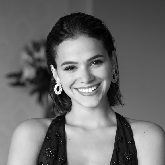 Beleza de Bruna Marquezine foi muito elogiada na web: 'Absurdo de linda'