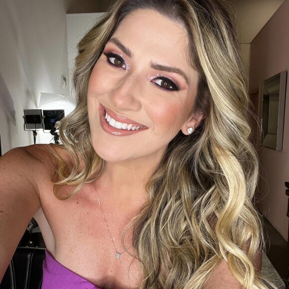 Dani Calabresa confessou que a história de perdão de Bruno Gagliasso e Giovanna Ewbank a inspirou a dar uma nova chance a Adnet