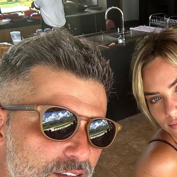 Giovanna Ewbank e Bruno Gagliasso estão juntos até hoje e são pais de três filhos 