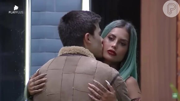 Thomaz Costa justificou motivo de usar faca em briga com Tati Zaqui