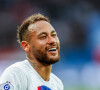 Atleta é colega de Neymar no clube francês