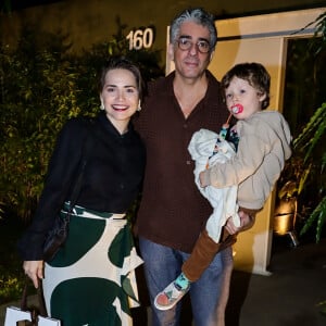 Letícia Colin e Michel Melamed com filho no aniversário de Fernanda Paes Leme