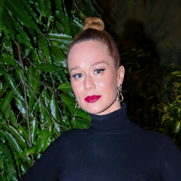 Mariana Ximenes deu show de beleza na festa de Fernanda Paes Leme