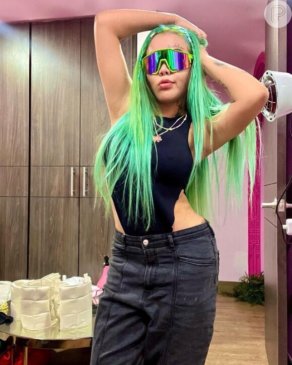 Além de influenciadora, Yina trabalha como DJ.