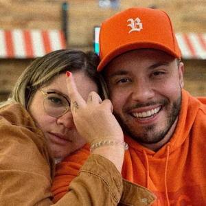 Inacreditável! Namoro de Marília Mendonça e Murilo Huff foi revelado com foto exposta em peça de teatro. 'Ela ficou brava!'