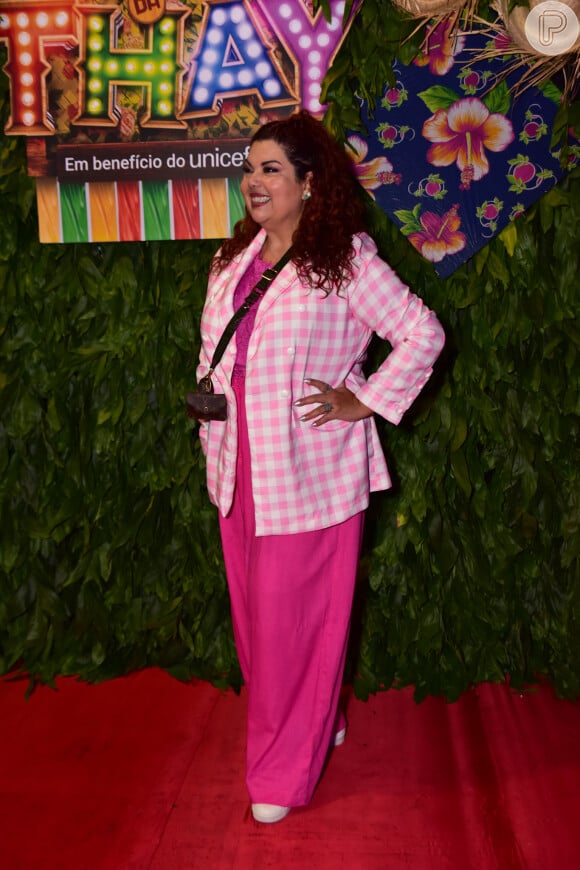 Barbiecore na festa junina? Fabiana Karla elegeu look todo rosa com blusa xadrez para o 'São João da Thay'
