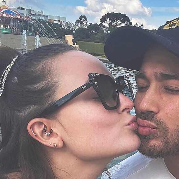 O casal também será padrinho de alguns amigos