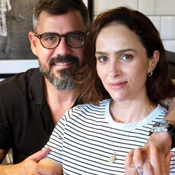 Juliano Cazarré e sua esposa Leticia Cazarre estão juntos há mais de dez anos casados.