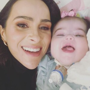 Leticia Cazarré ganhou o apoio de Ivete Sangalo em uma das suas publicações no Instagram. "Vcs são duas lindas meninas guerreiras", disse a cantora.