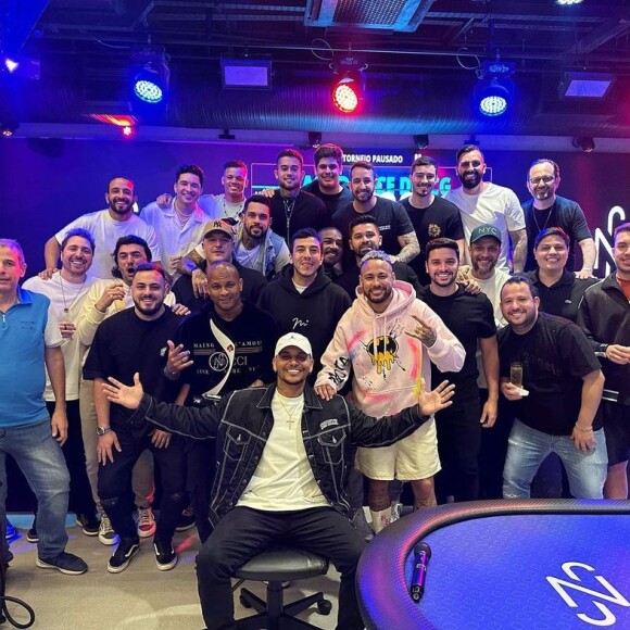 Despedida de solteiro do amigo de Neymar durou duas noites, de sexta-feira (16) até sábado (17), e aconteceu na mansão que o craque tem em Mangaratiba