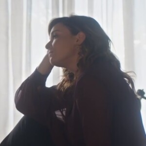 Beijo entre Clara (Regiane Alves) e Helena (Priscila Sztejnman) não agradou uma parte web na novela 'Vai na Fé': 'Mixuruca'