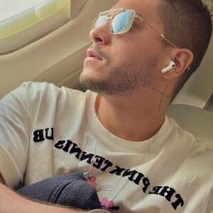 Namoro de Arthur Aguiar e Jheny Santucci vem sendo discreto e com poucas postagens do casal