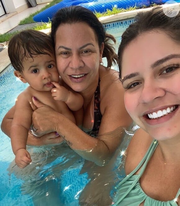 Marília com sua mãe e seu filho Leo pequeno.