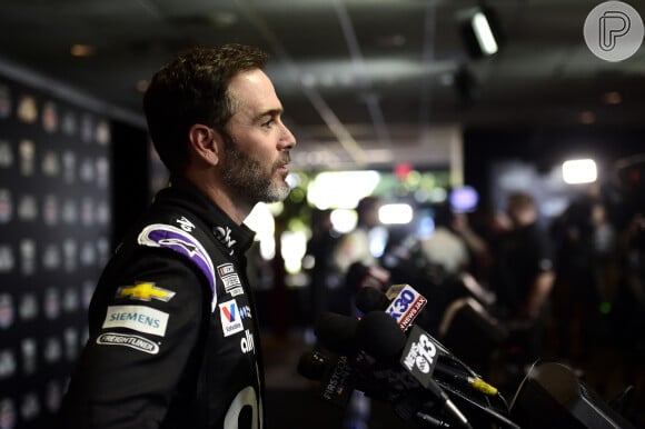 Polícia revela que sogra de piloto da NASCAR Jimmie Johnson matou o marido e o neto de onze anos e depois cometeu suicídio