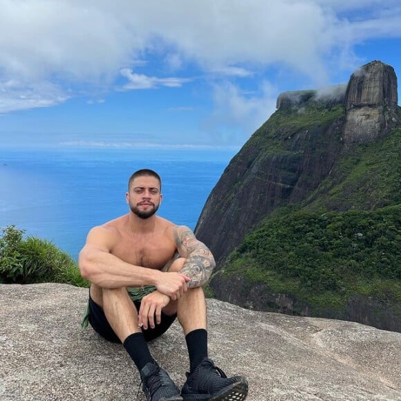 Rodrigo Godoy teve que trancar os comentários no seu perfil no Instagram para evitar críticas.