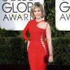 Jane Fonda mostrou que está em ótima forma aos 77 anos de idade em um Versace vermelho arrasador