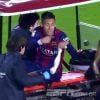 Neymar deixou o campo neste domingo, 11 de janeiro, após machucar o tornozelo
