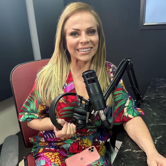 Christina Rocha decidiu perguntar como estava a mãe de Sonia Abrão: 'Ela tá bem, né?'
