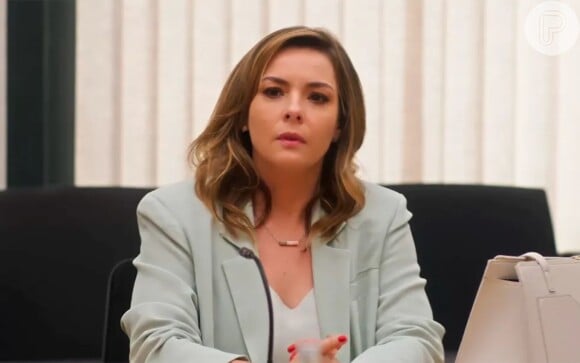 Novela 'Vai na Fé': No capítulo de segunda-feira, 17 de julho de 2023, Clara (Regiane Alves) discute com Theo (Emilio Dantas) por causa do sequestro de Rafa (Caio Manhete)