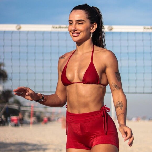 Luiza Caldi tem sua marca própria de roupas.