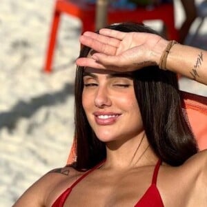 Luiza Caldi revelou para seus seguidores que esteve dois anos solteira antes de começar a namorar Nicolas Prattes.