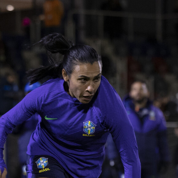 Marta fez questão de conhecer torcedora mirim que viralizou