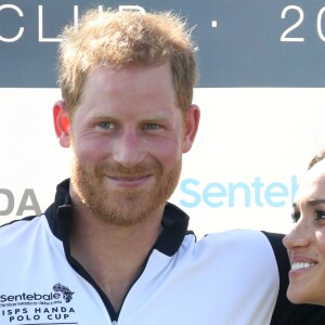 Príncipe Harry e Meghan Markle tiveram uma briga intensa no telefone com Victoria e David Beckham