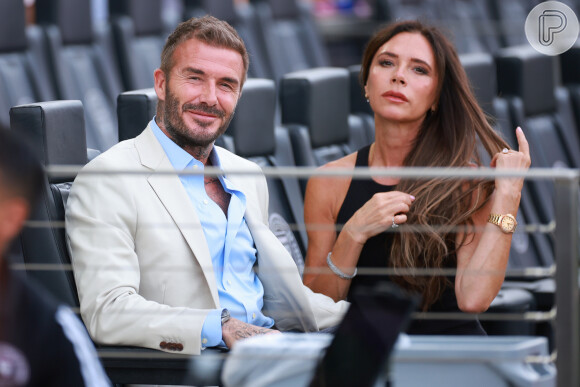 Victoria e David Beckham são acusados de vazar informações sobre Príncipe Harry e Meghan Markle