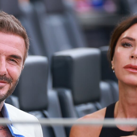 Victoria e David Beckham são acusados de vazar informações sobre Príncipe Harry e Meghan Markle